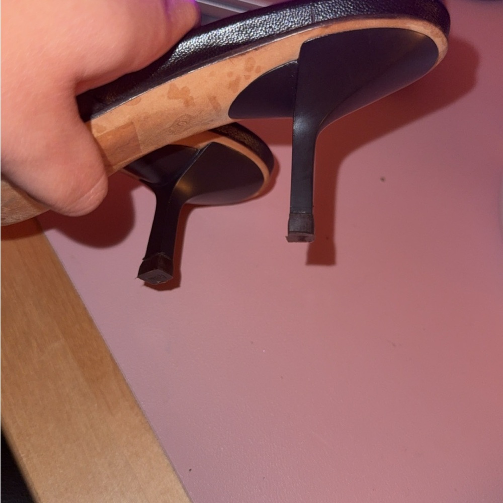 Gucci Black and Tan Sandals - Picture 7 of 7